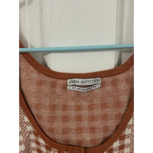 Urban Outfitters Crop Top Checkered Print. Size Small - Picture 3 of 3